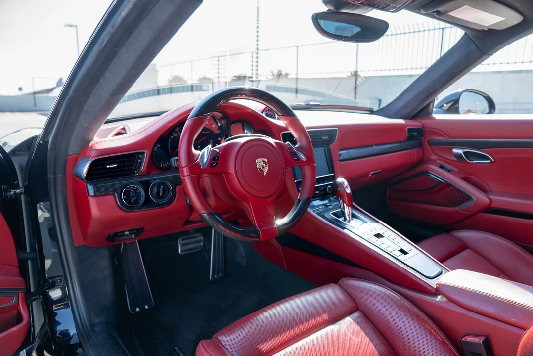 2013 Porsche 911 - Image 28 of 31