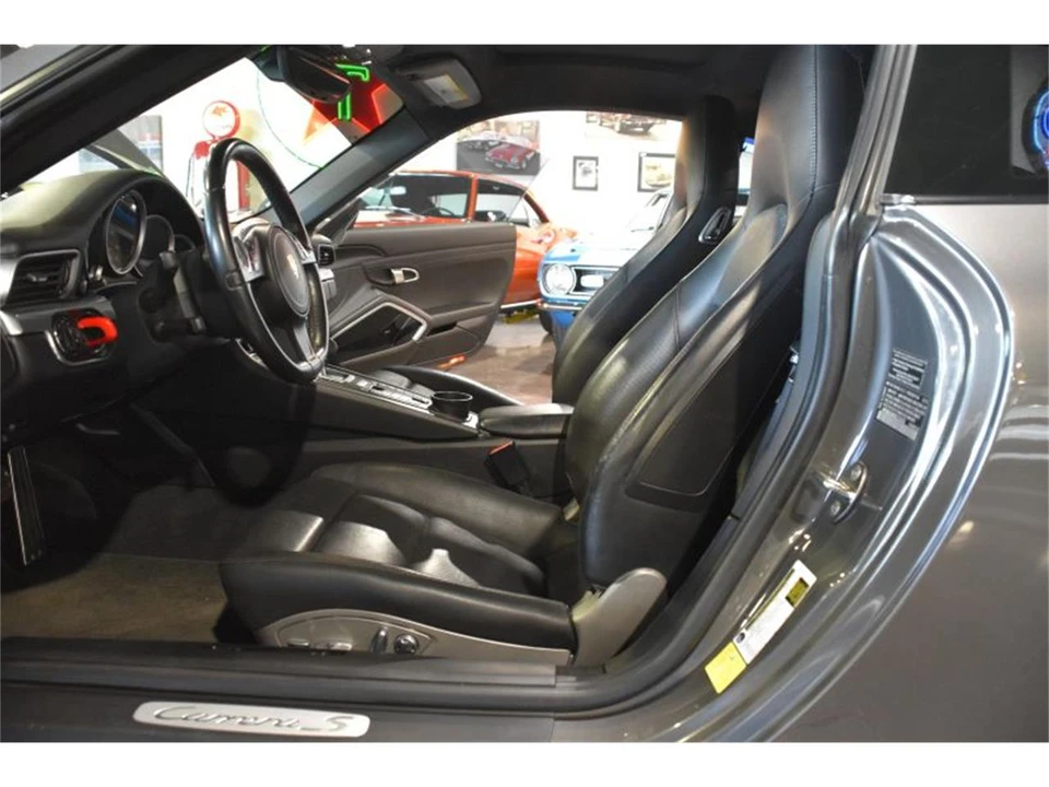 2013 Porsche 991 Carrera - Image 28 of 31