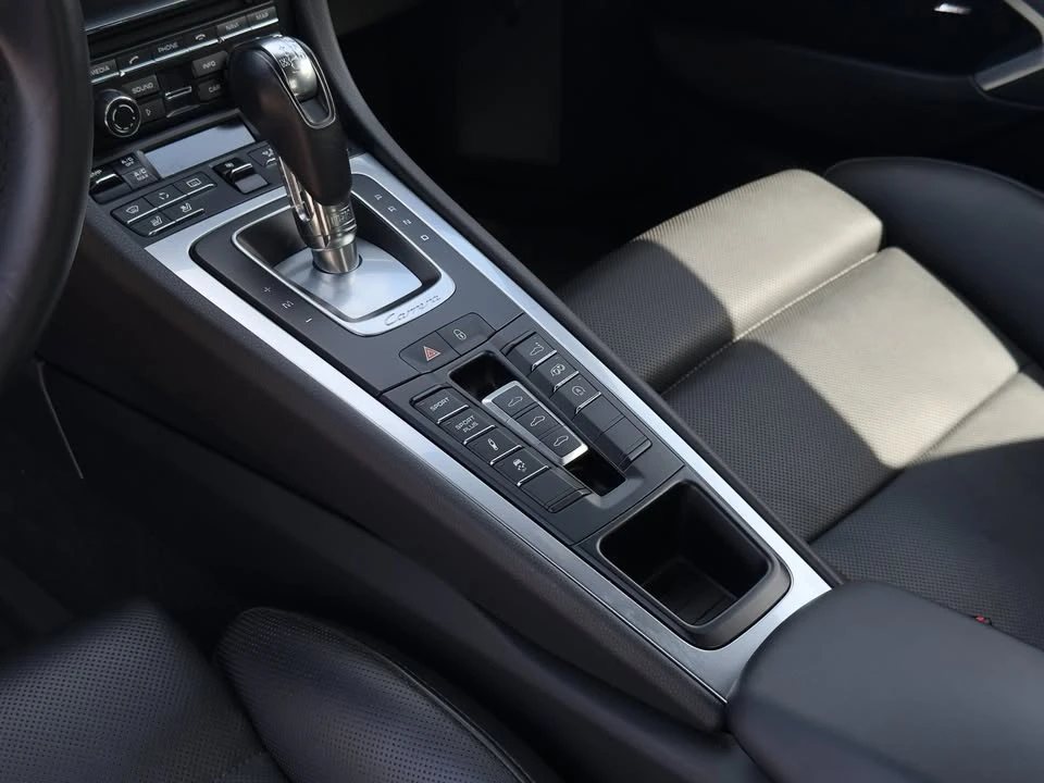 2013 Porsche 911 - Image 17 of 20