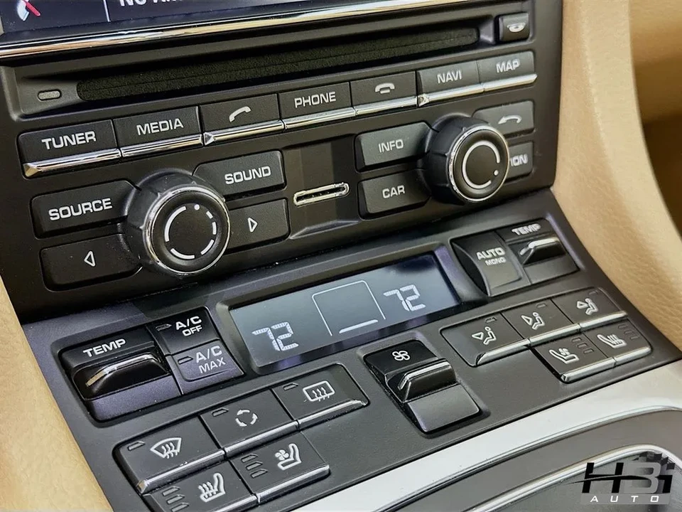 2013 Porsche 911 - Image 14 of 28