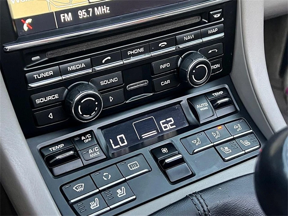2013 Porsche 991 Carrera - Image 24 of 31