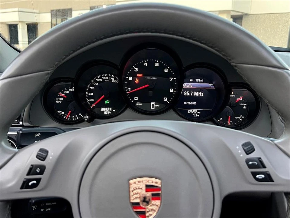 2013 Porsche 991 Carrera - Image 30 of 31