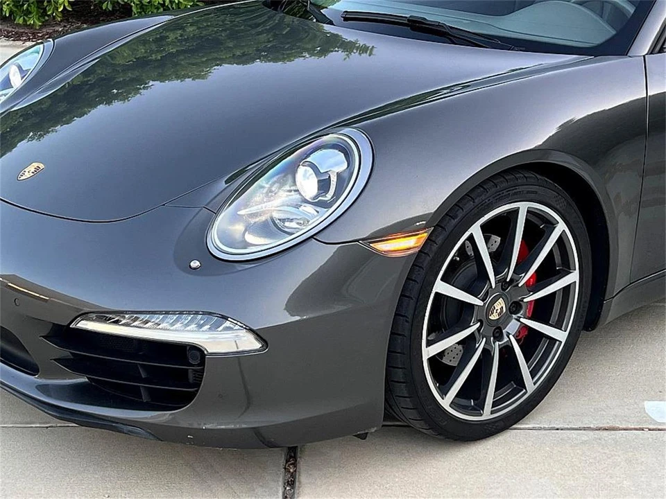 2013 Porsche 911 - Image 16 of 31