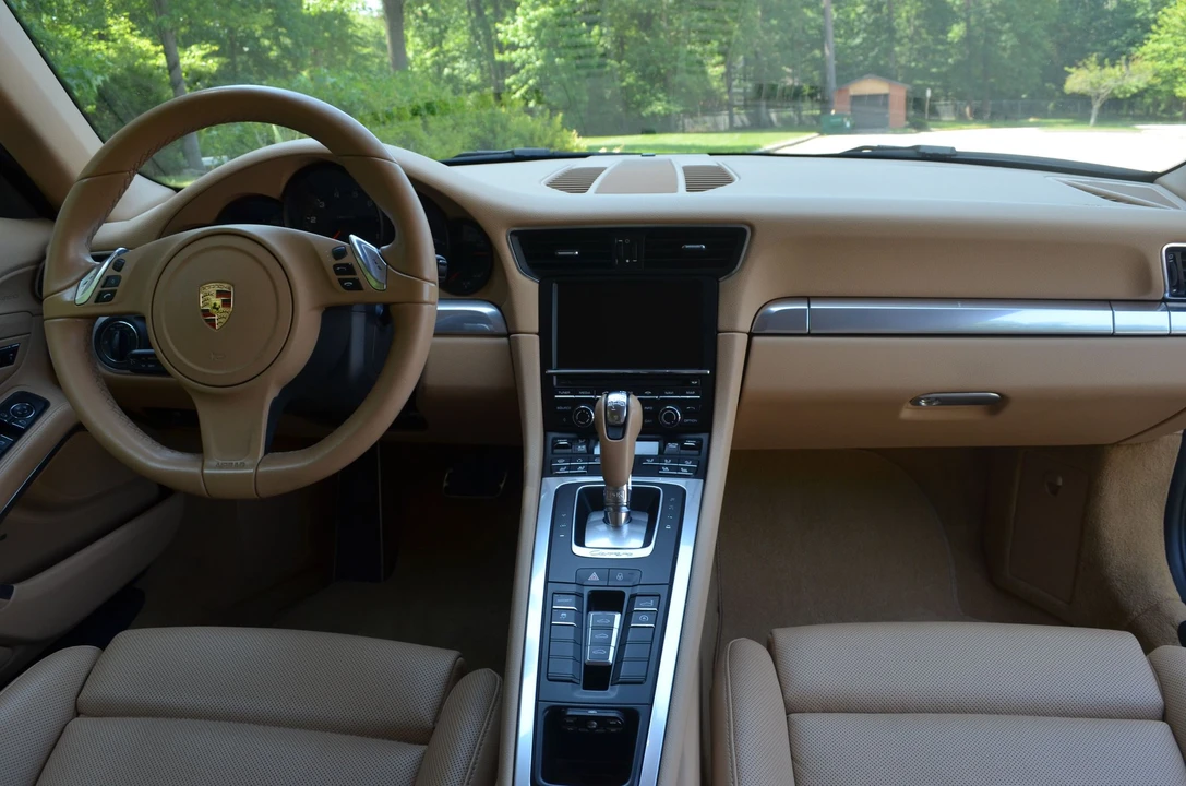 2013 Porsche 991 Carrera - Image 12 of 13