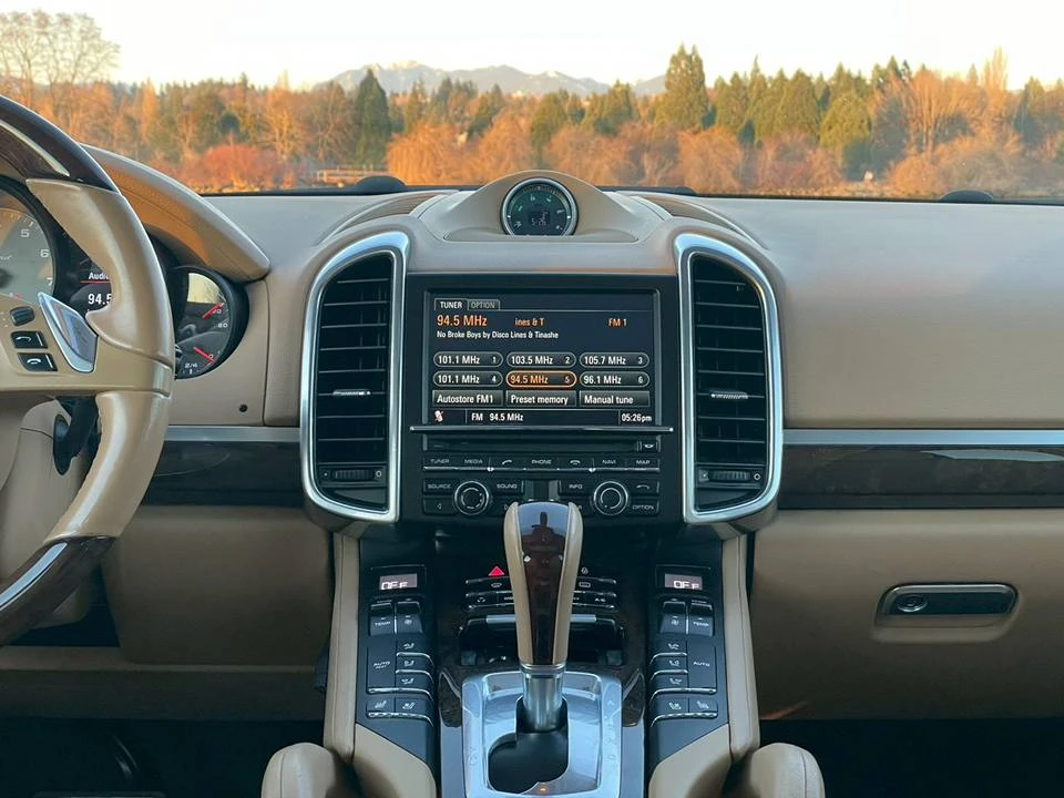 2013 Porsche 958 Cayenne S - Image 9 of 16
