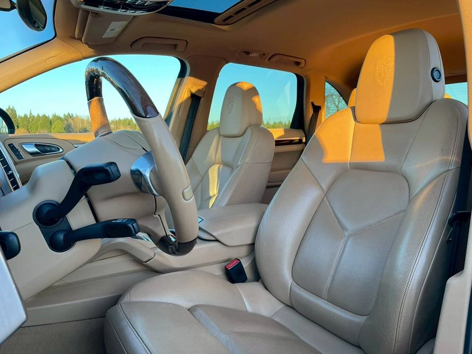 2013 Porsche 958 Cayenne S - Image 8 of 16