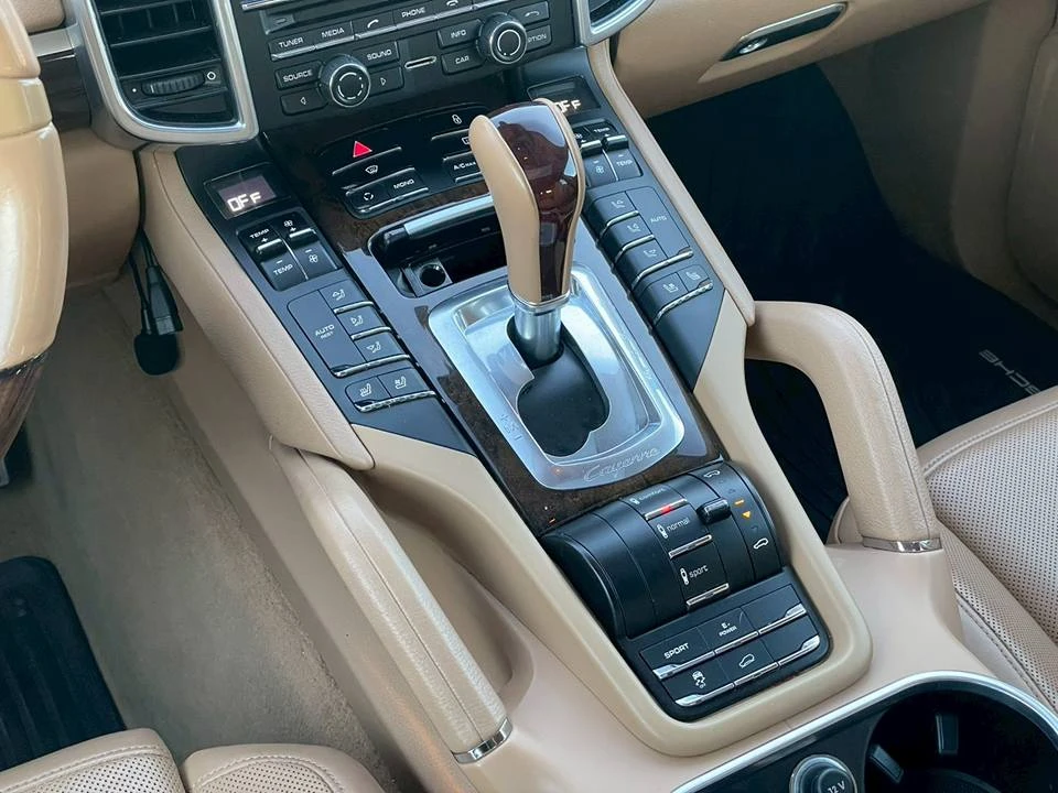 2013 Porsche 958 Cayenne S - Image 14 of 16