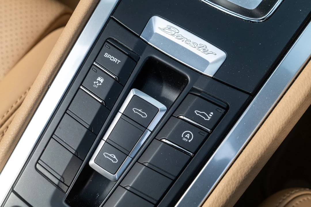 2013 Porsche 981 Boxster - Image 10 of 30