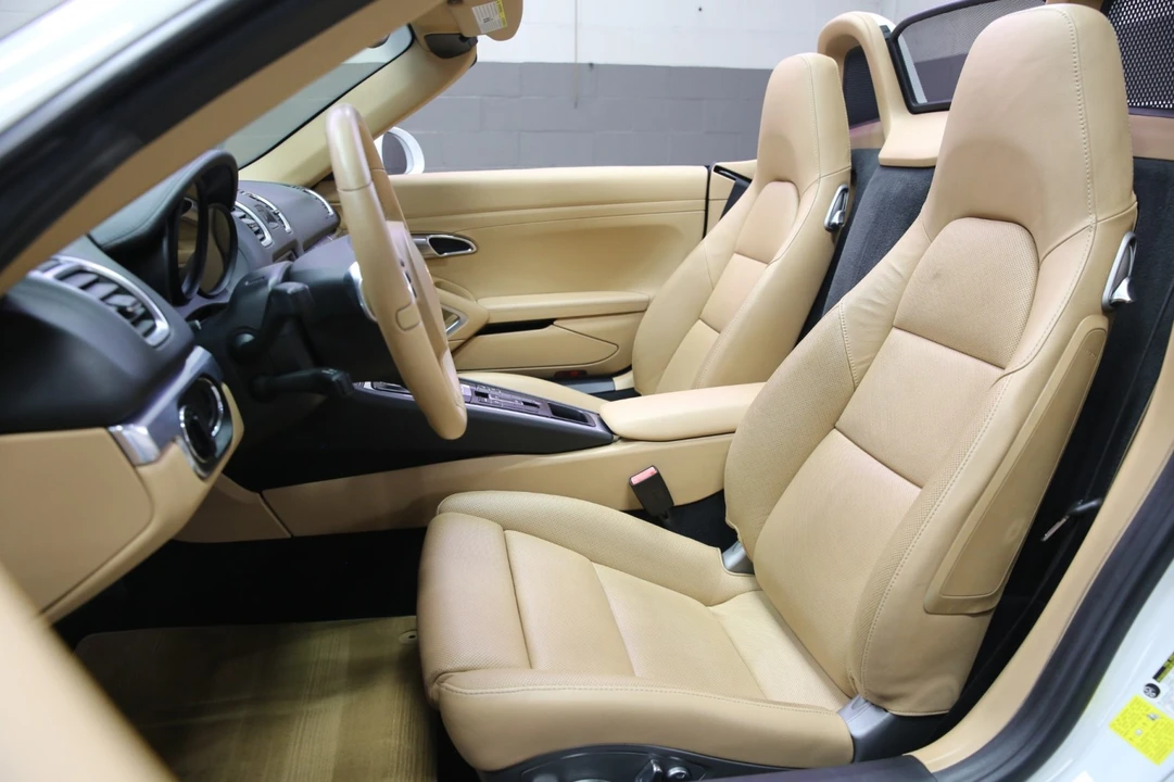 2013 Porsche 981 Boxster - Image 9 of 31
