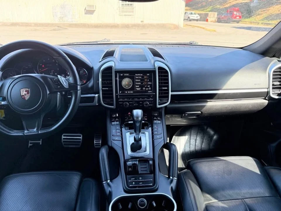 2013 Porsche 958 Cayenne - Image 12 of 20