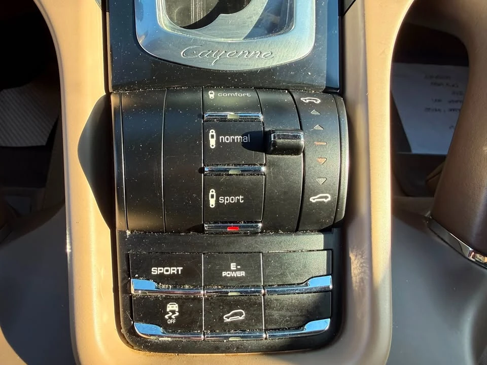 2013 Porsche 958 Cayenne - Image 12 of 20