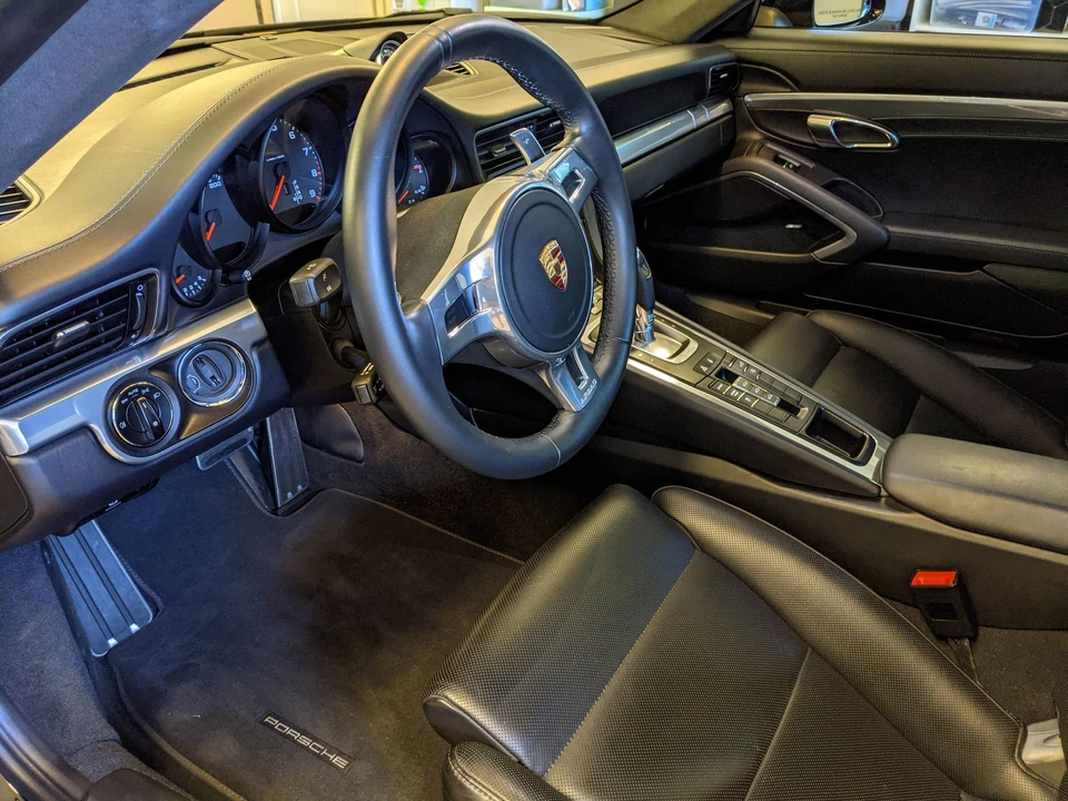 2013 Porsche 991 Carrera 4 - Image 8 of 25