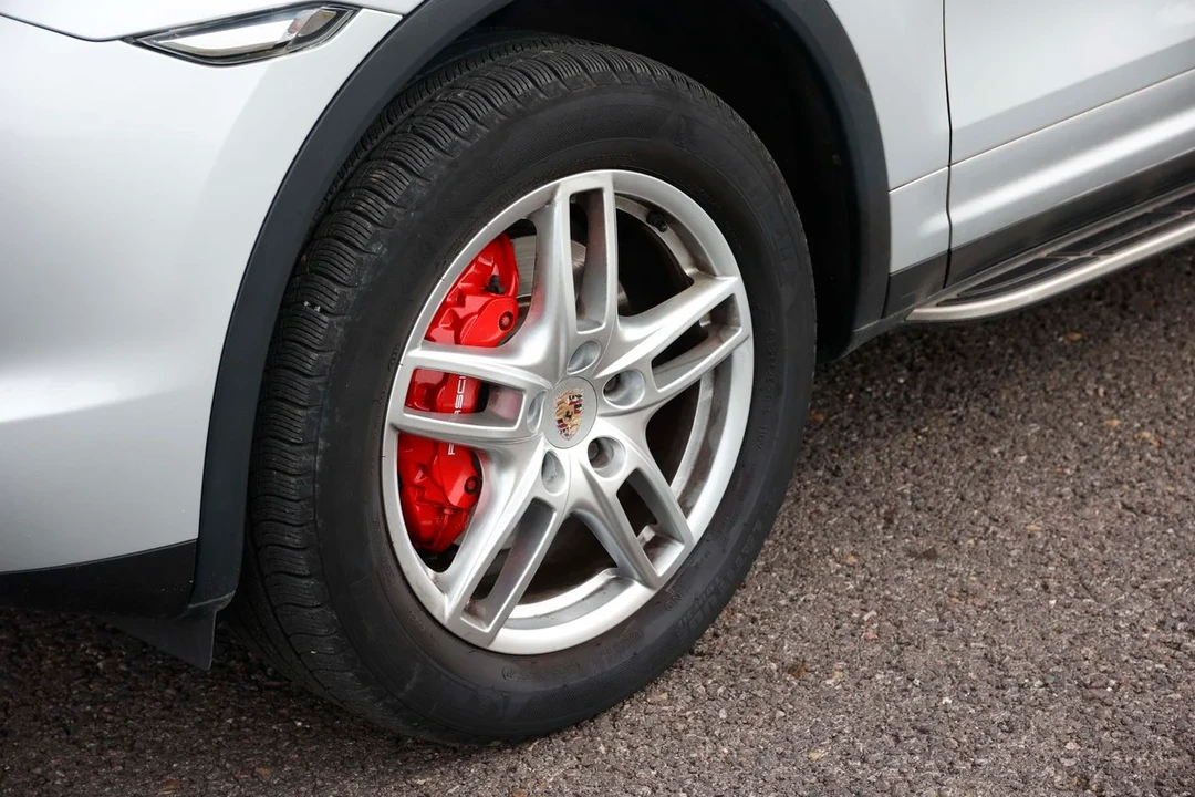 2013 Porsche 958 Cayenne - Image 9 of 30