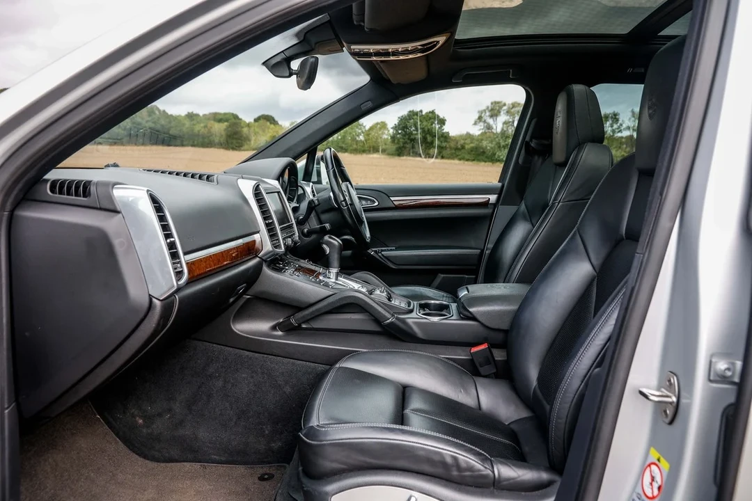 2013 Porsche 958 Cayenne - Image 16 of 30
