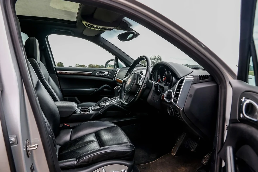 2013 Porsche 958 Cayenne - Image 14 of 30