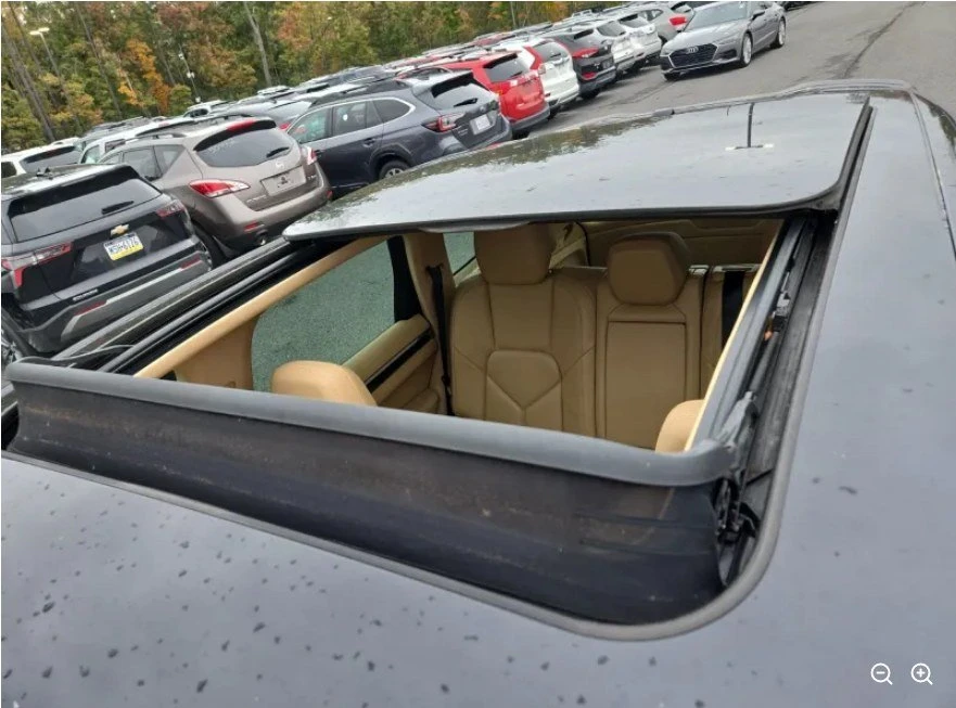 2013 Porsche 958 Cayenne - Image 10 of 20