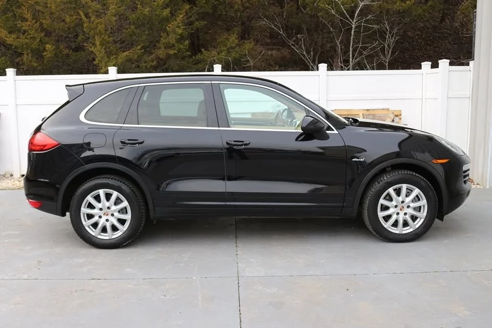 2013 Porsche 958 Cayenne - Image 8 of 20