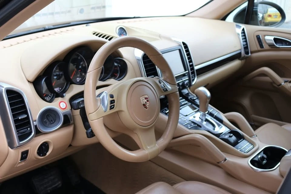 2013 Porsche 958 Cayenne - Image 9 of 20