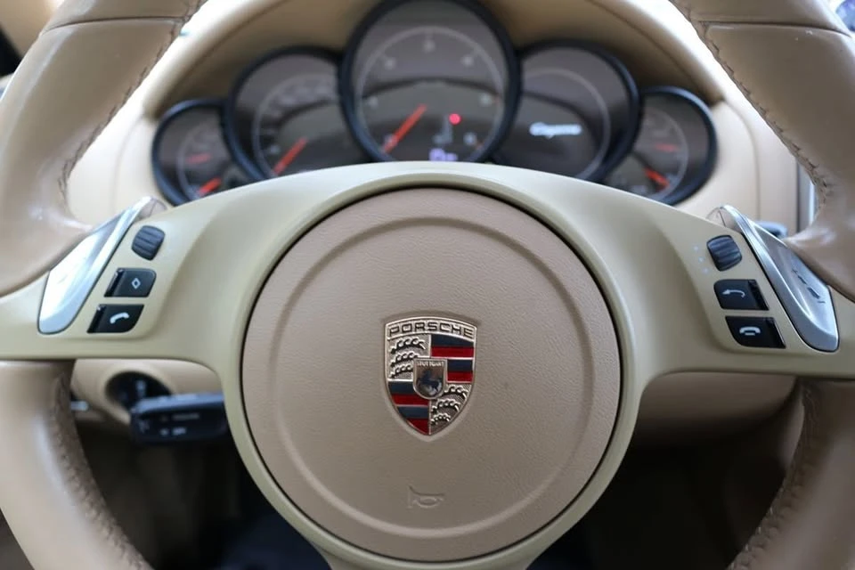 2013 Porsche 958 Cayenne - Image 16 of 20