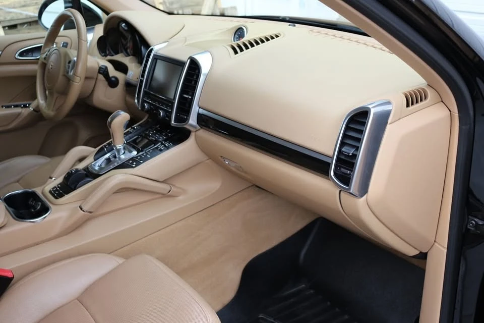 2013 Porsche 958 Cayenne - Image 10 of 20