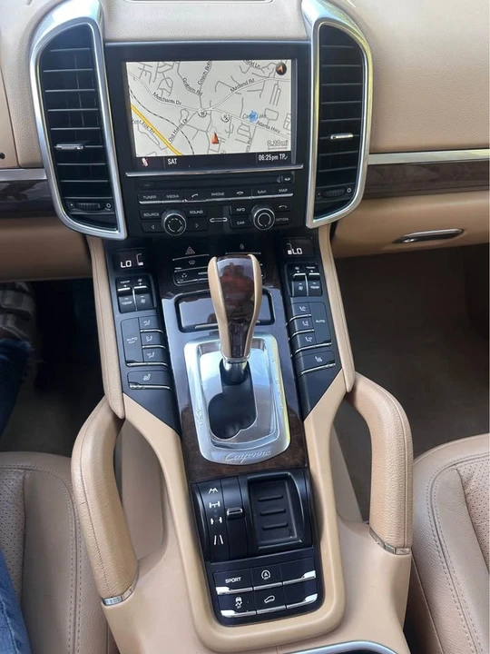 2013 Porsche 958 Cayenne - Image 12 of 14