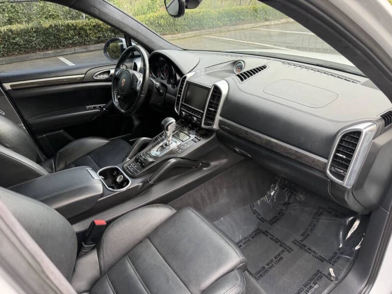 2013 Porsche 958 Cayenne - Image 14 of 20