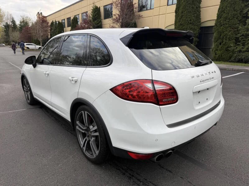 2013 Porsche 958 Cayenne - Image 8 of 20