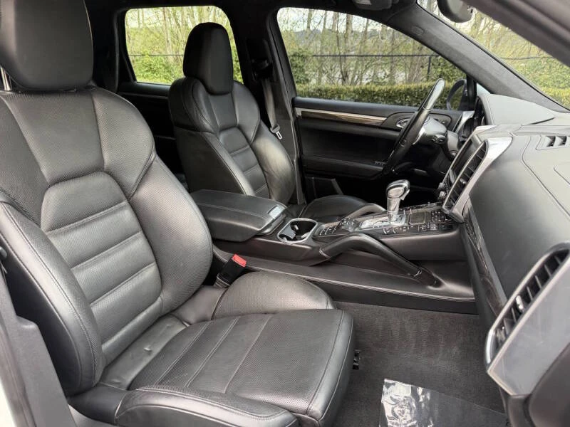 2013 Porsche 958 Cayenne - Image 16 of 20