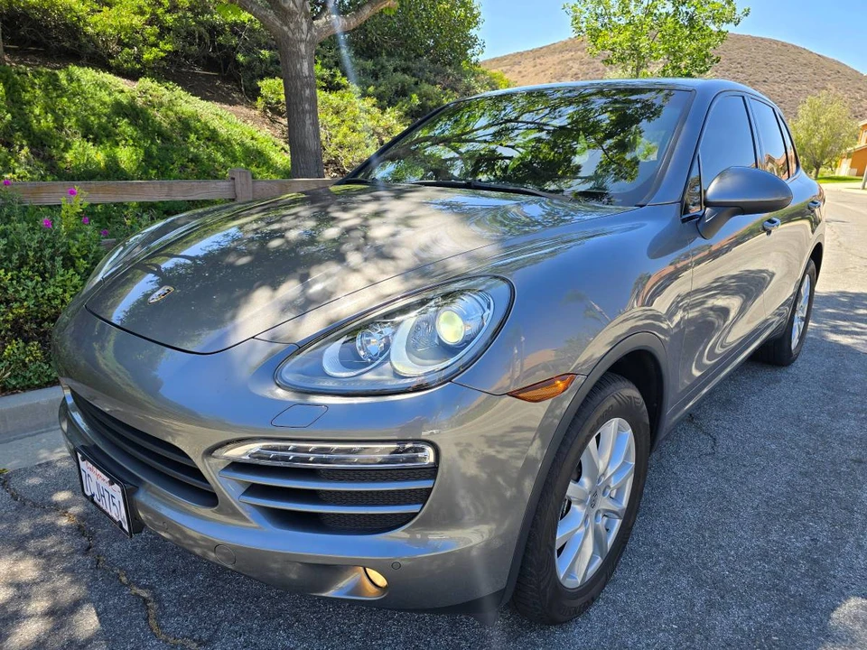 2013 Porsche 958 Cayenne - Image 2 of 24