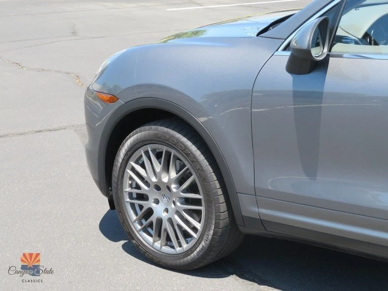 2013 Porsche 958 Cayenne - Image 13 of 20