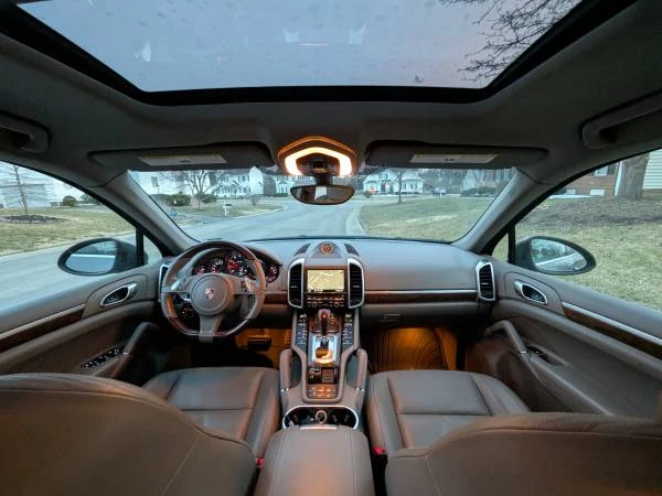 2013 Porsche 958 Cayenne - Image 8 of 18
