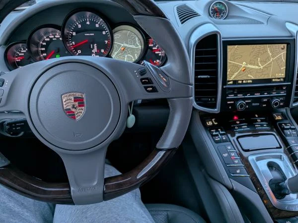 2013 Porsche 958 Cayenne - Image 10 of 18