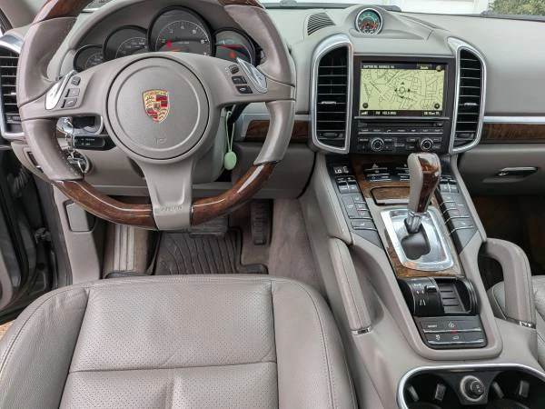 2013 Porsche 958 Cayenne - Image 14 of 18
