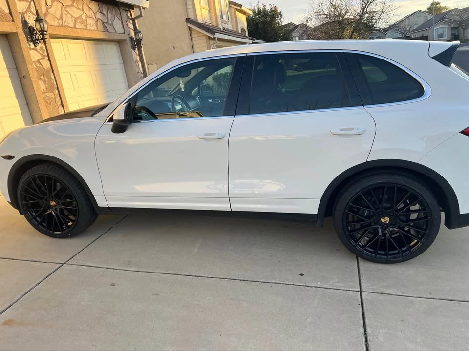 2013 Porsche 958 Cayenne - Image 2 of 4