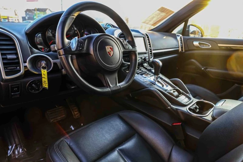 2013 Porsche 958 Cayenne - Image 7 of 12