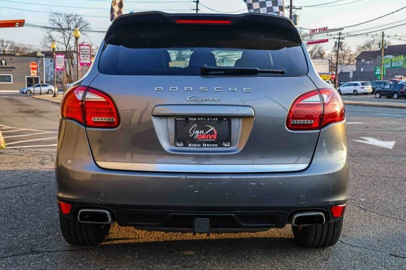 2013 Porsche 958 Cayenne - Image 5 of 12