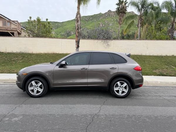 2013 Porsche 958 Cayenne - Image 2 of 11