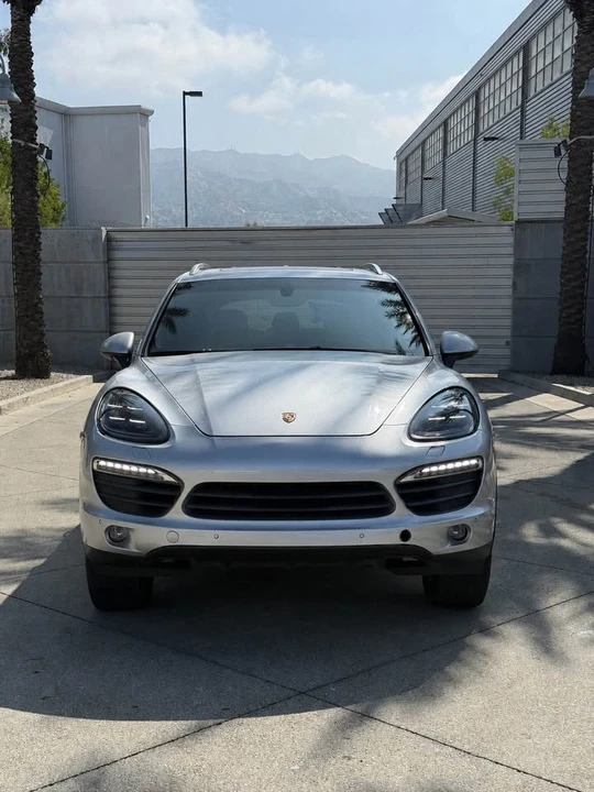 2013 Porsche 958 Cayenne S - Image 3 of 11