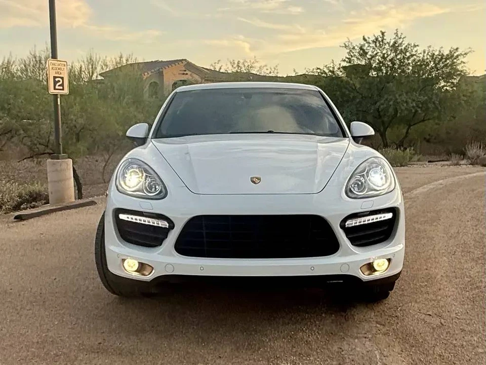 2013 Porsche 958 Cayenne Turbo - Image 2 of 23