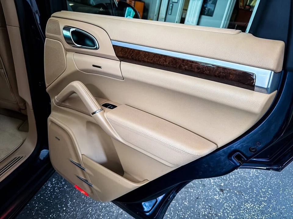2013 Porsche 958 Cayenne Diesel - Image 25 of 31