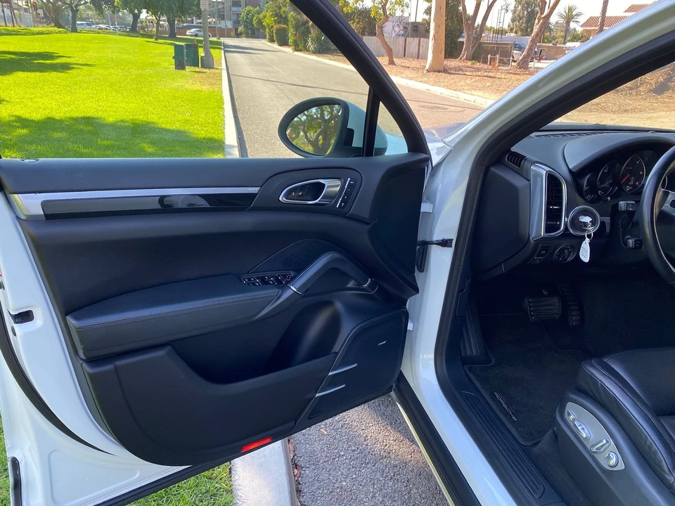 2013 Porsche 958 Cayenne Diesel - Image 11 of 15