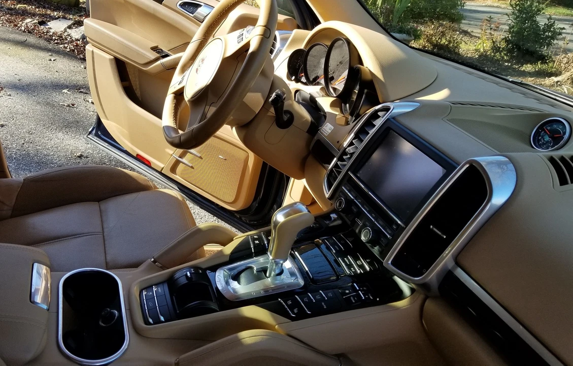 2013 Porsche 958 Cayenne Diesel - Image 8 of 16