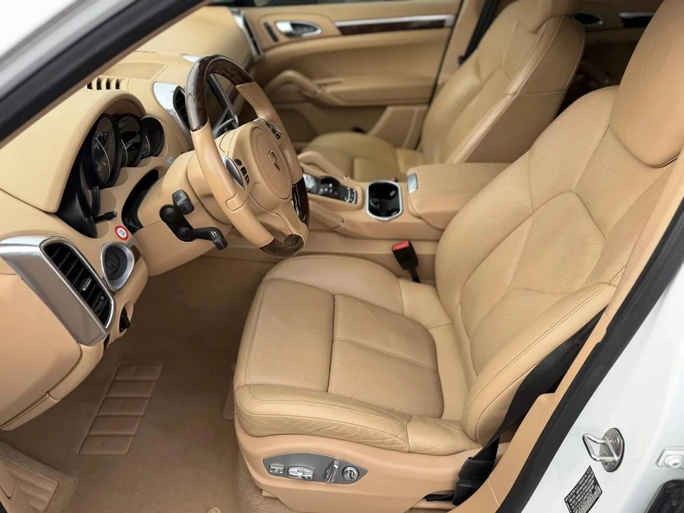 2013 Porsche 958 Cayenne Diesel - Image 4 of 4