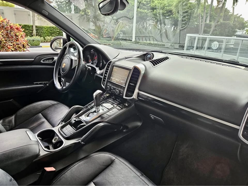2013 Porsche 958 Cayenne Diesel - Image 4 of 9