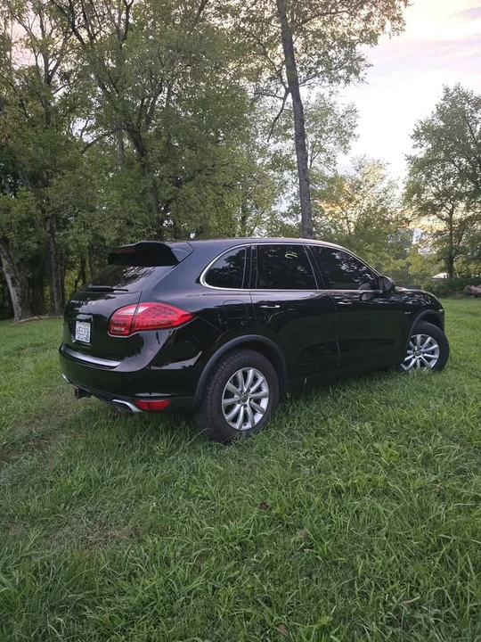 2013 Porsche 958 Cayenne Diesel - Image 2 of 17