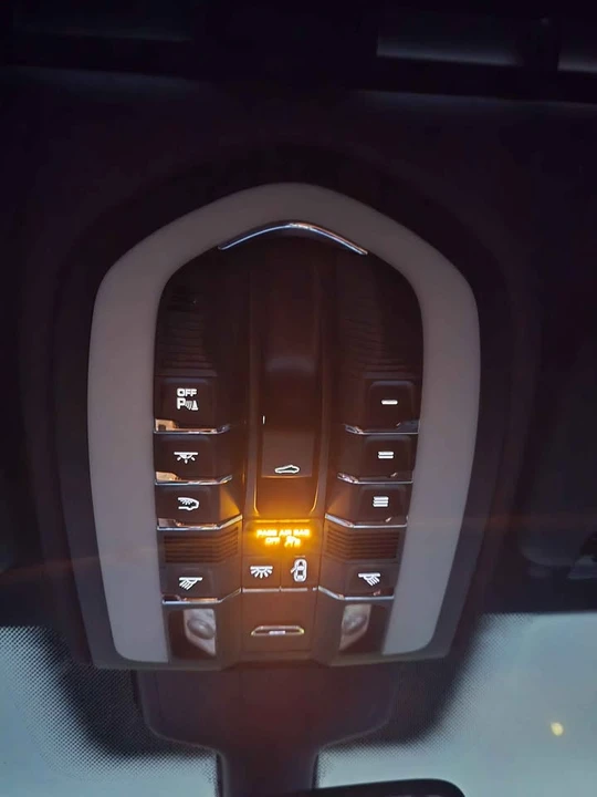 2013 Porsche 958 Cayenne Diesel - Image 15 of 17