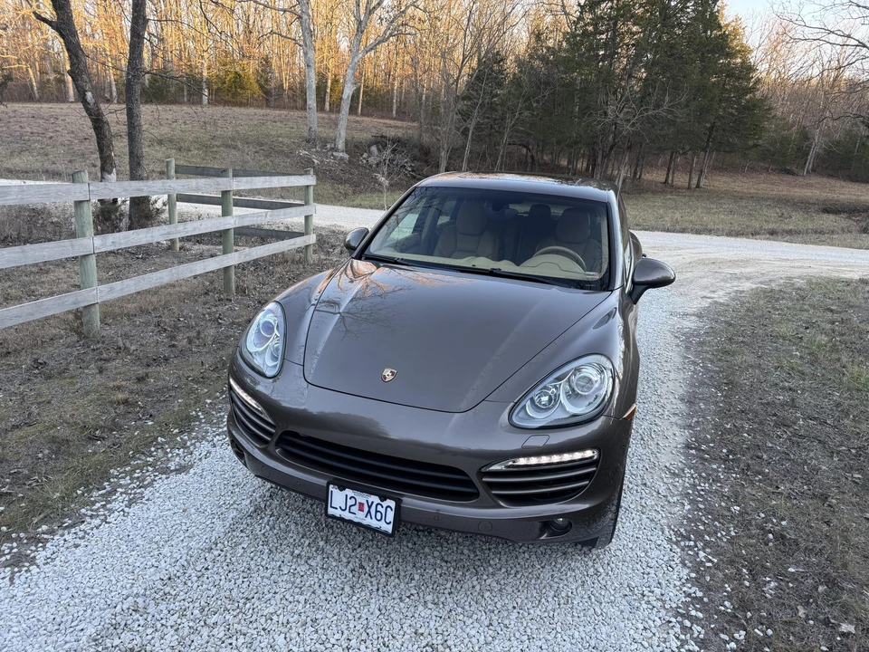 2013 Porsche 958 Cayenne Diesel - Image 2 of 31