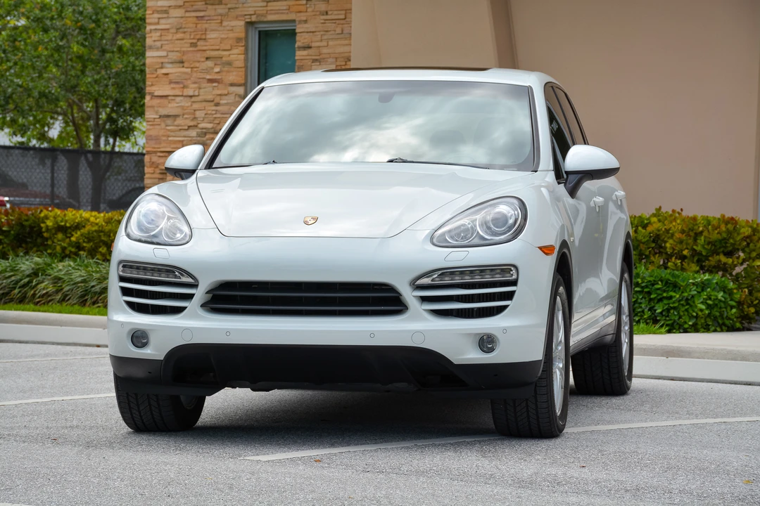 2013 Porsche 958 Cayenne Diesel - Image 2 of 31