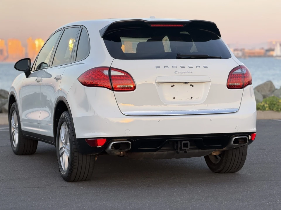 2013 Porsche 958 Cayenne Diesel - Image 30 of 31