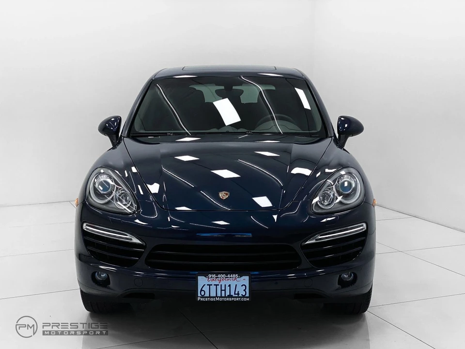 2013 Porsche - Image 2 of 31